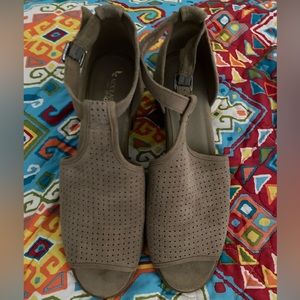 Koolaburra for Ugg 12 Sandals